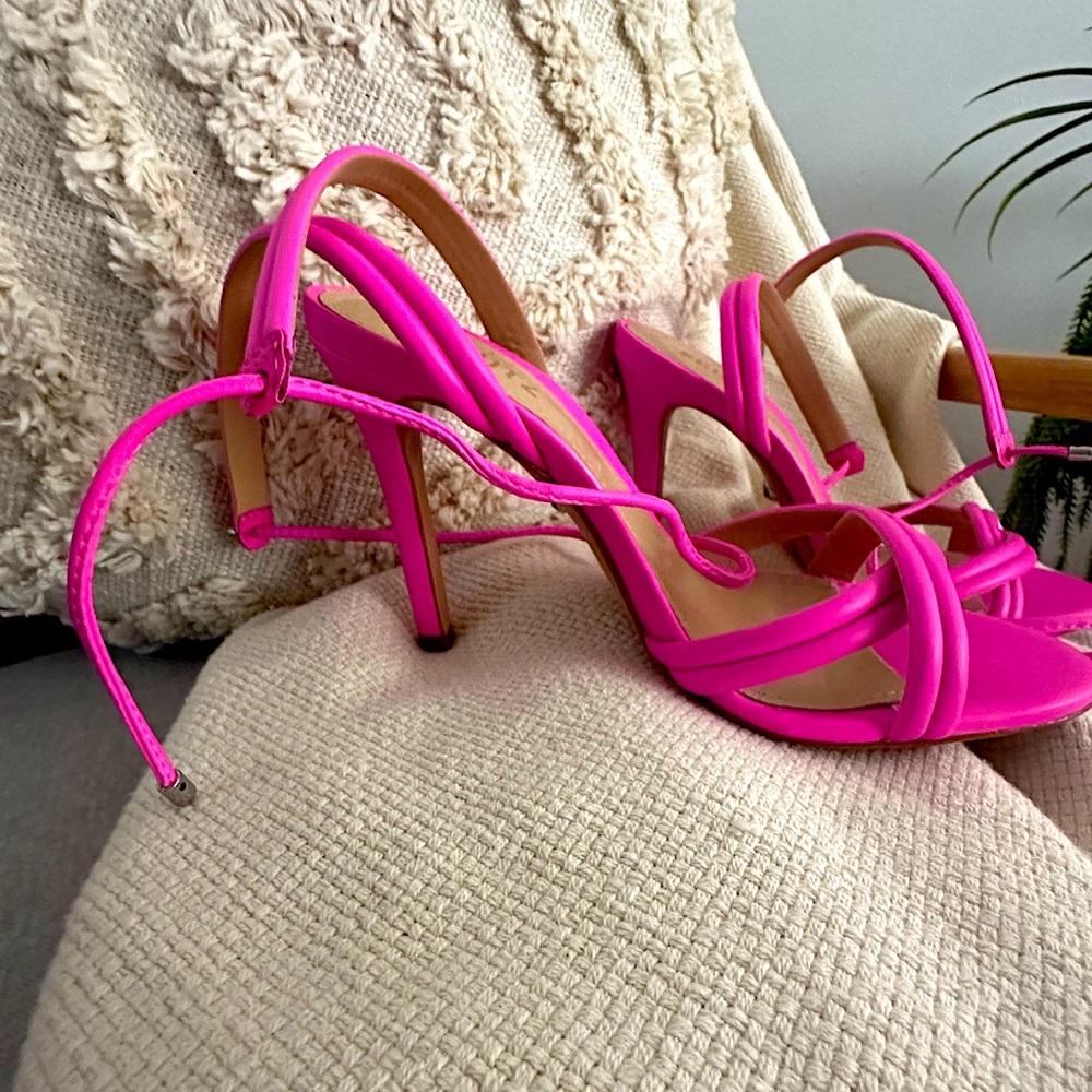 Schutz!  Brynn and Napa sandal / 6.0 pink